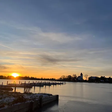 Avec La Roseliere Nyaraló *